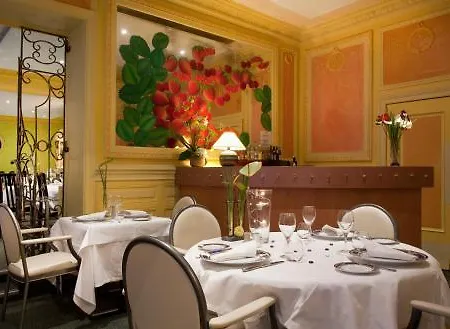 Logis Le Midland Hotel